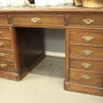 818 1132 WRITING DESK